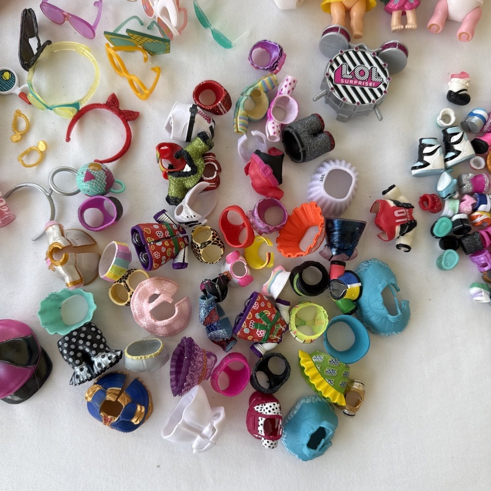 Lot Of Lol Dolls, Pets And Accessories Over 100 Dolls/ 200 Pieces - Picture 3 of 16